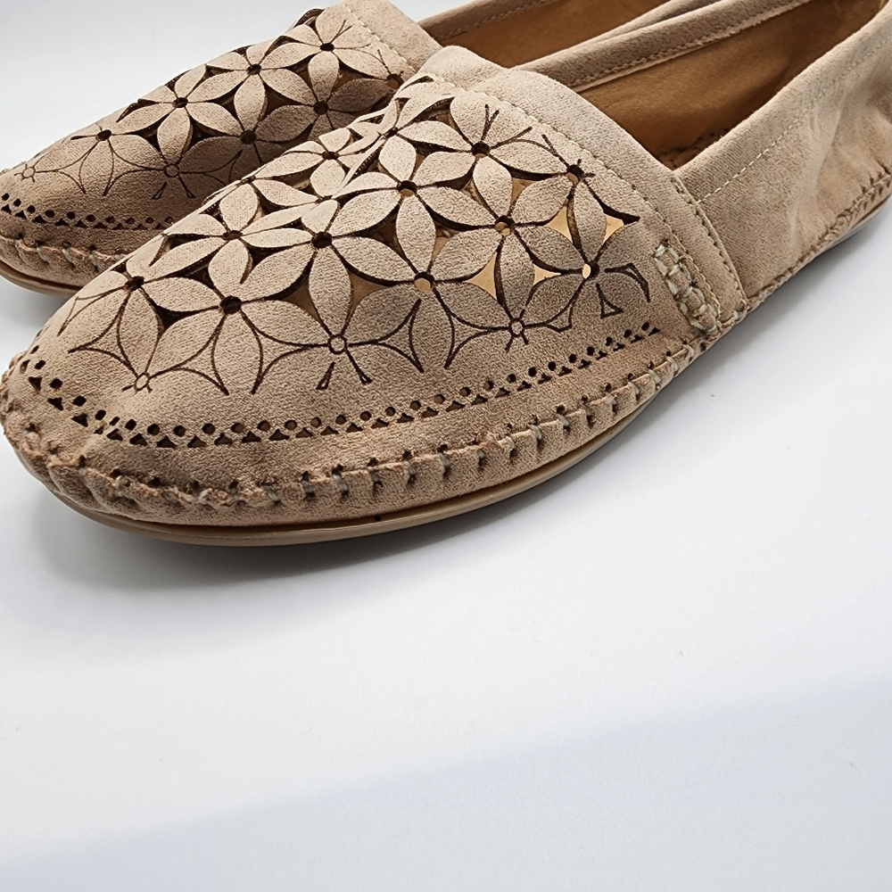 Breathable Tan Espadrilles for Adults in Size 7 with Stylish Design". - Picture 1 of 3